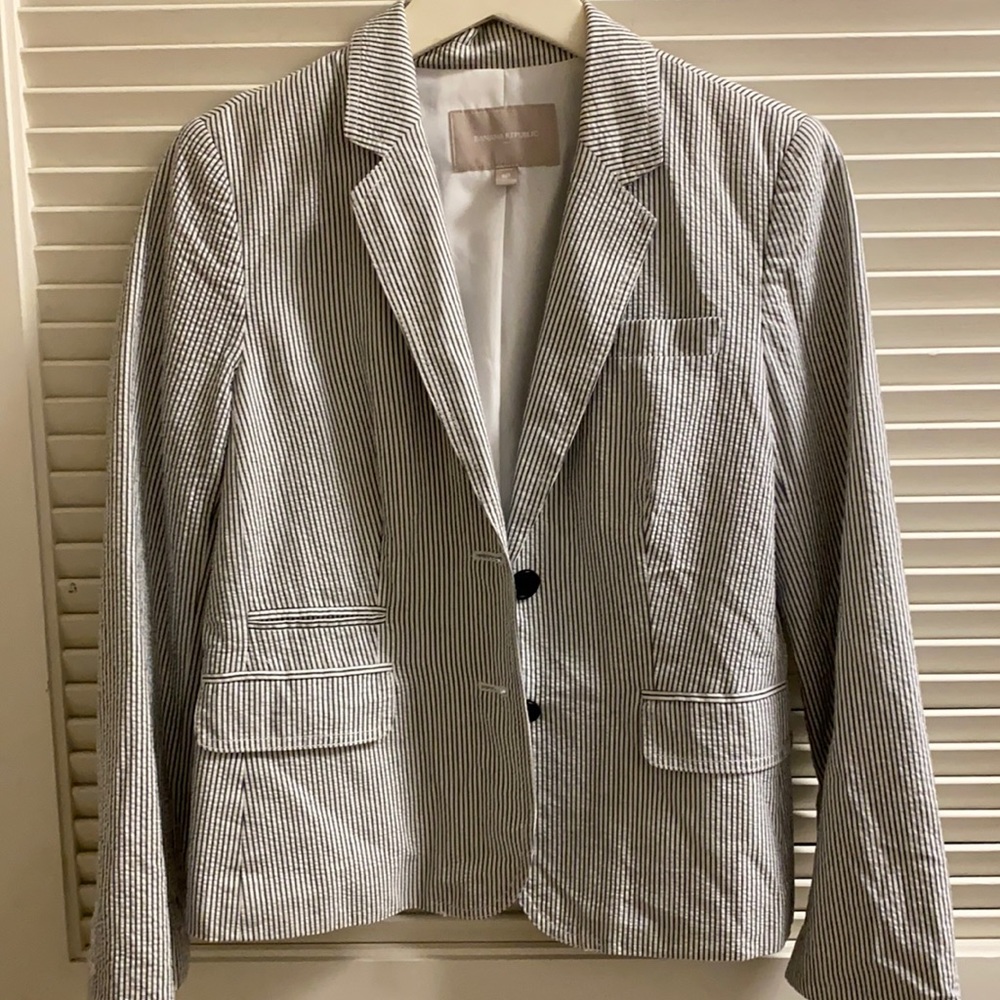 Banana republic size 8P blazer